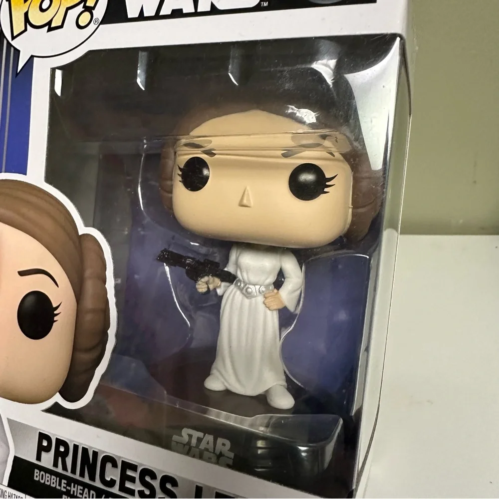 Funko Pop! Princess Leia Vinyl Figure 595 Episode 4 A New Hope - Picture 3 of 8